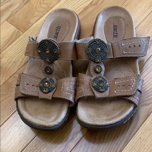 Earth Leather sandals size 7, Papaya style